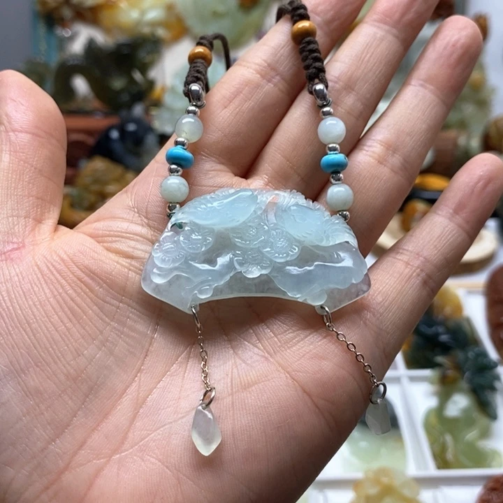 未镶嵌蛇纹石玉颈饰