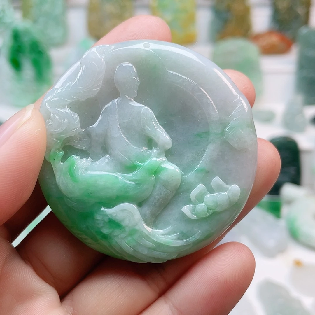 翡翠颈饰未镶嵌达摩