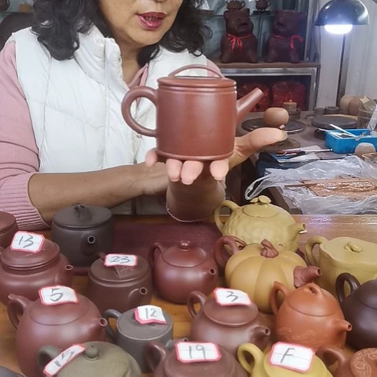 紫砂茶壶宜兴紫砂制作精工