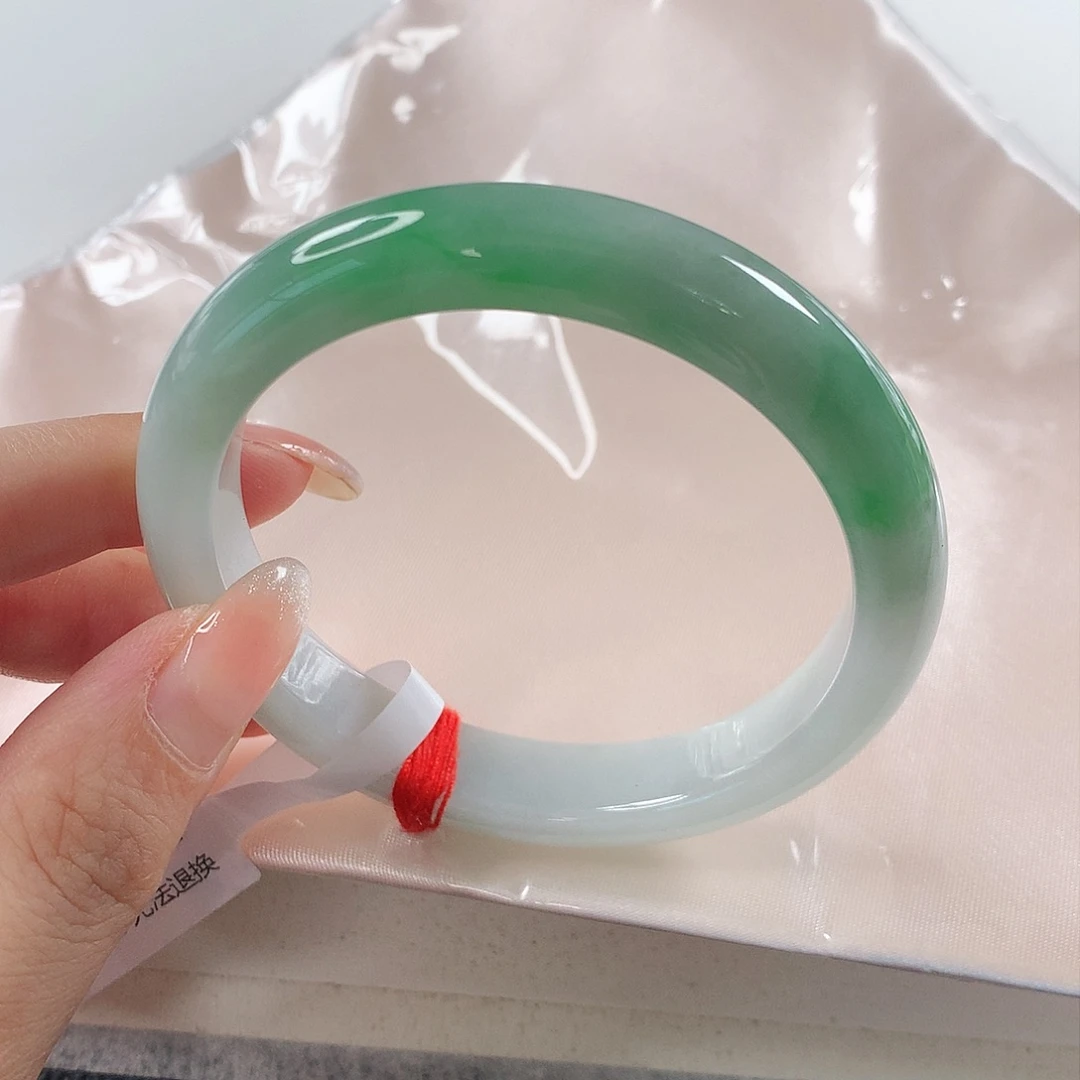 翡翠手镯未镶嵌 正圈①④⑧