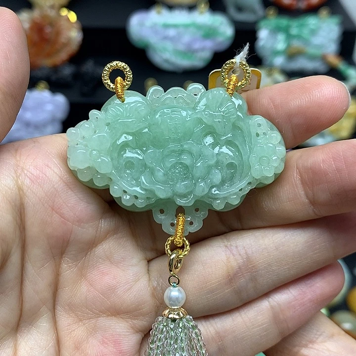 翡翠未镶嵌颈饰翡翠