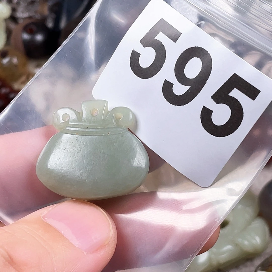 和田玉（糖玉）未镶嵌颈饰