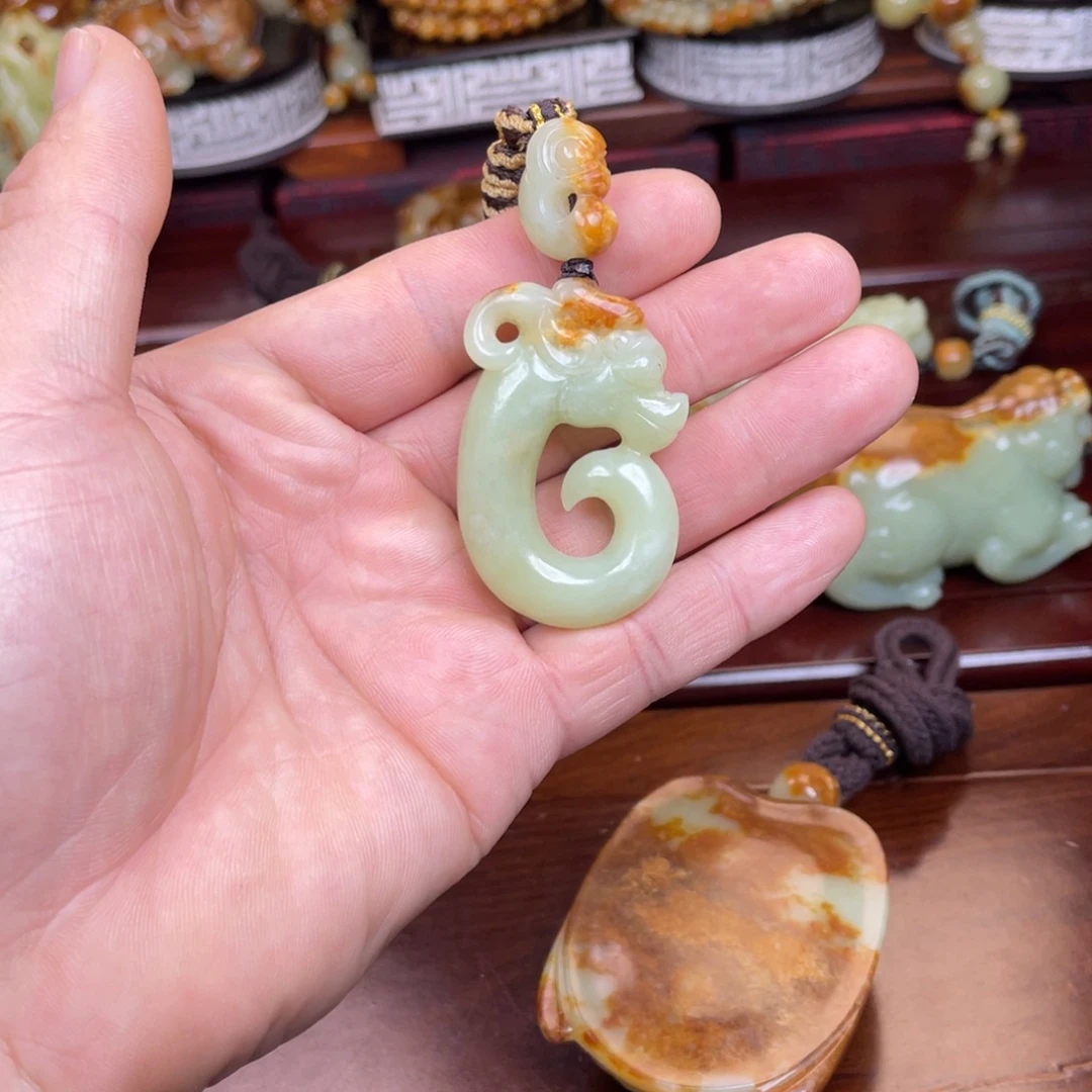 岫岩河磨玉（透闪石质玉）未镶嵌吊坠(不含链)