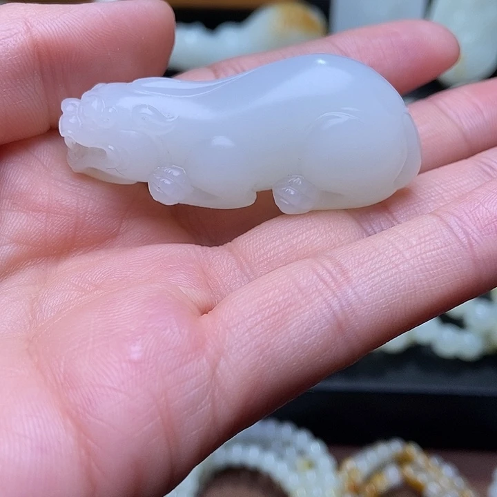 小***舟和田玉未镶嵌颈饰