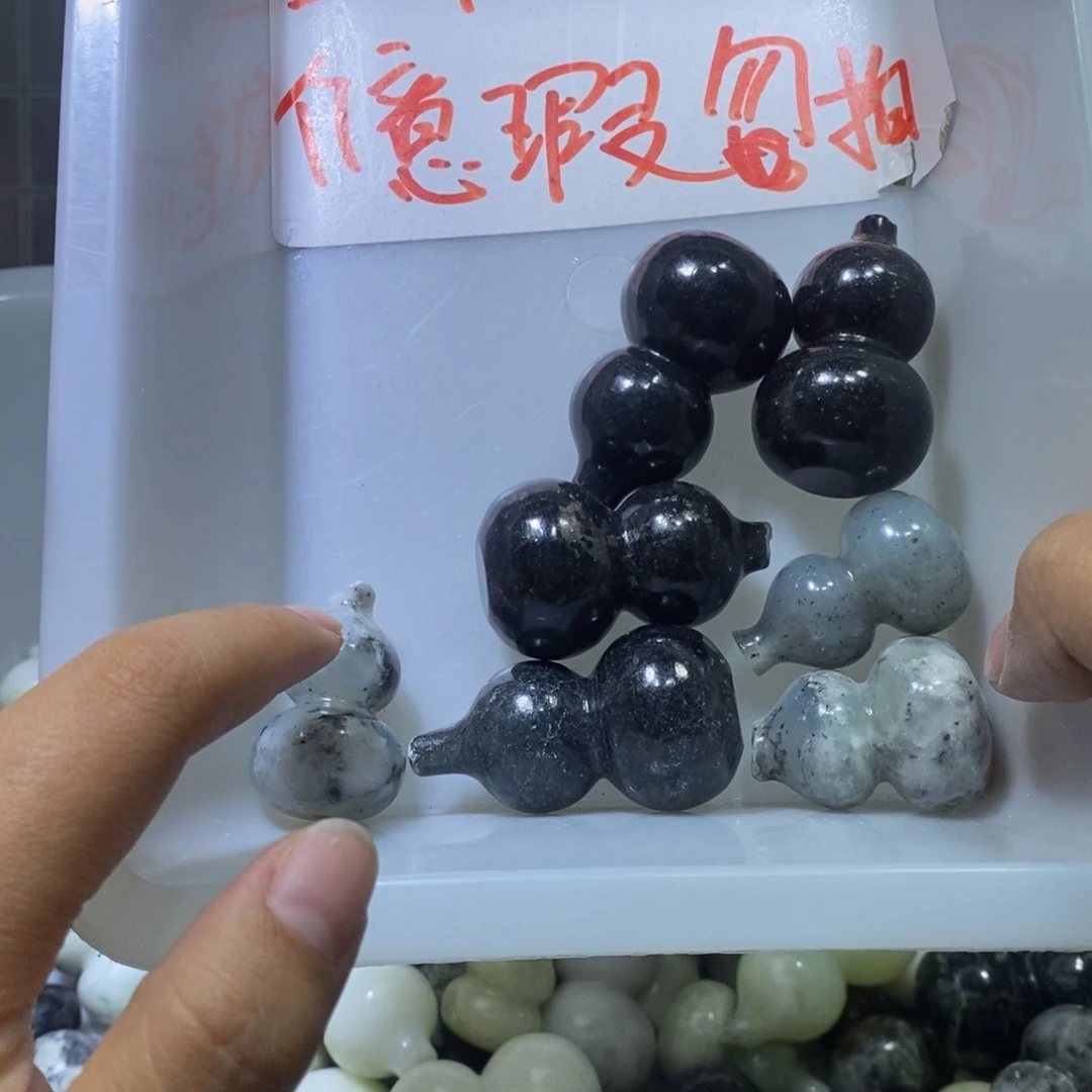 合金蛇纹石玉颈饰106