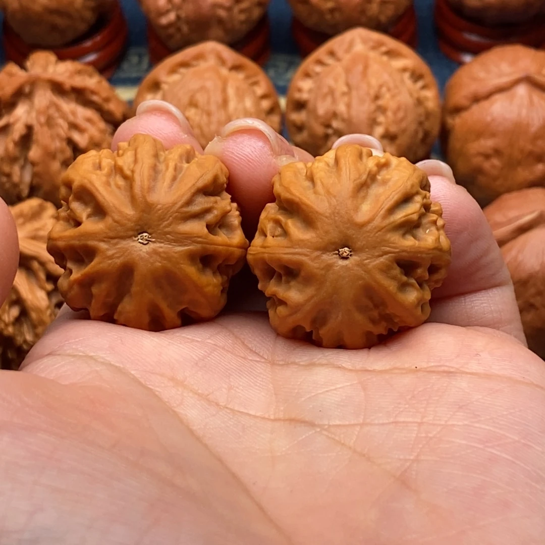 文玩核桃把件那**?精品手捻