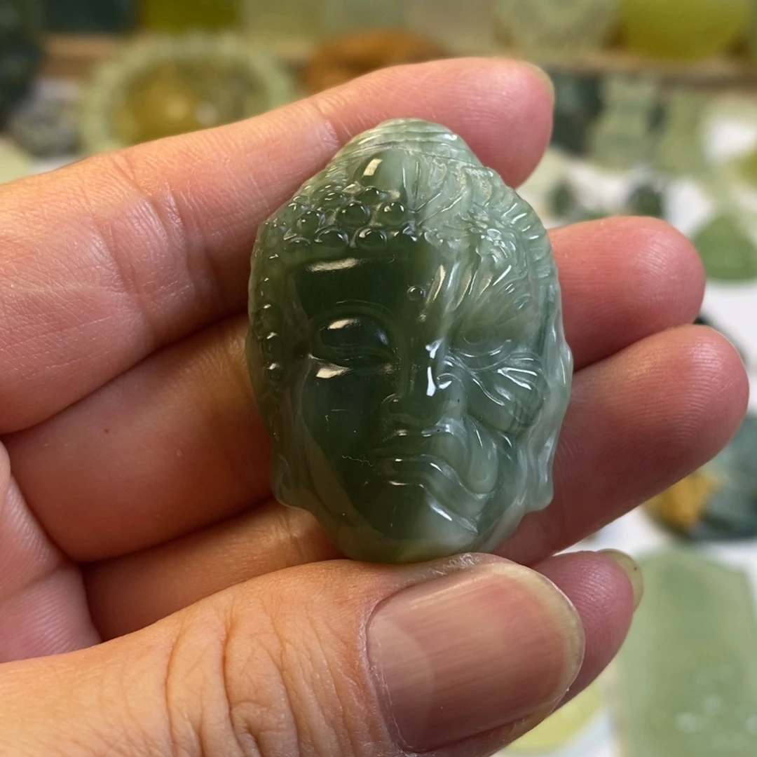 未镶嵌蛇纹石玉颈饰