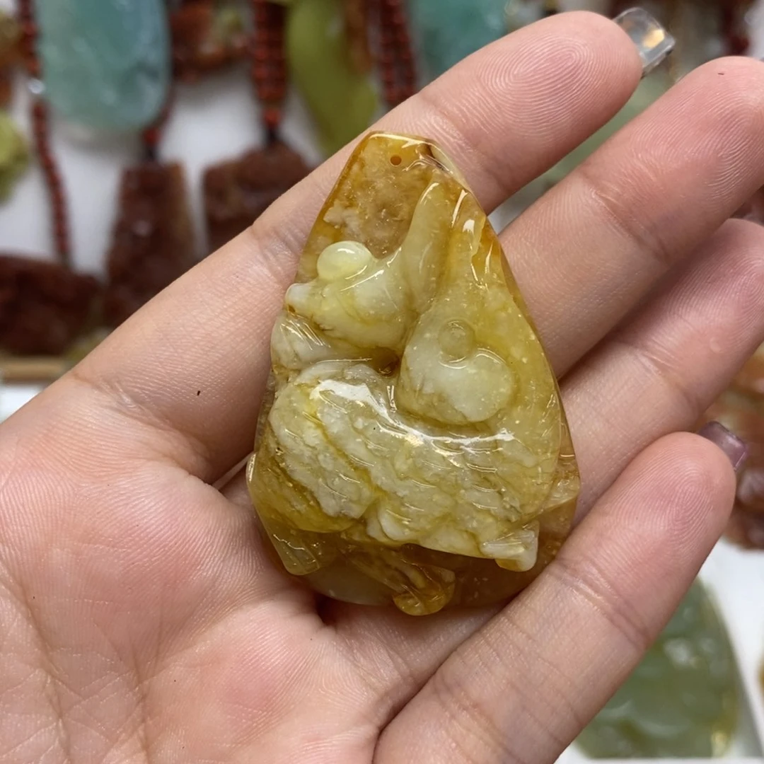 蛇纹石玉未镶嵌颈饰