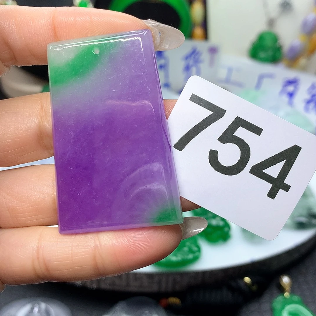 翡翠吊坠(赠链)未镶嵌