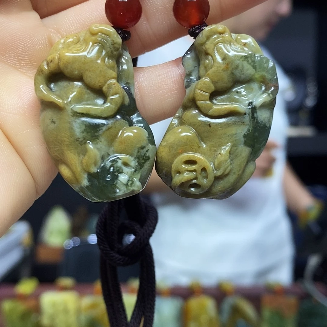 未镶嵌岫玉挂件吊坠