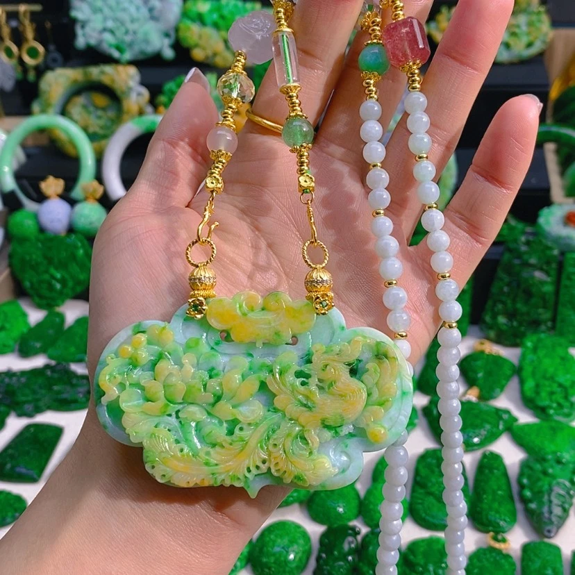 【闪购商品】翡翠颈饰未镶嵌黄绿翡凤凰牡丹