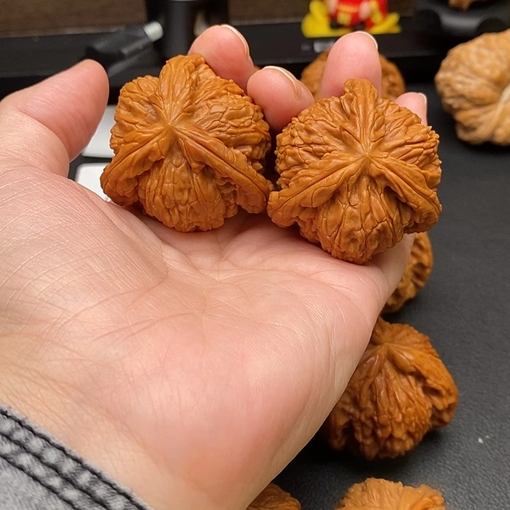 惢***糸把件文玩核桃白奔