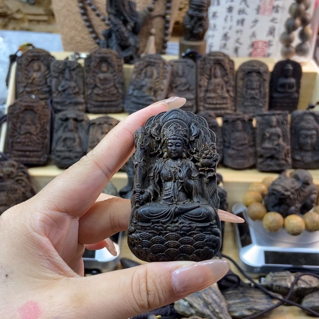 木莫****）越南芽庄黄奇楠吊坠