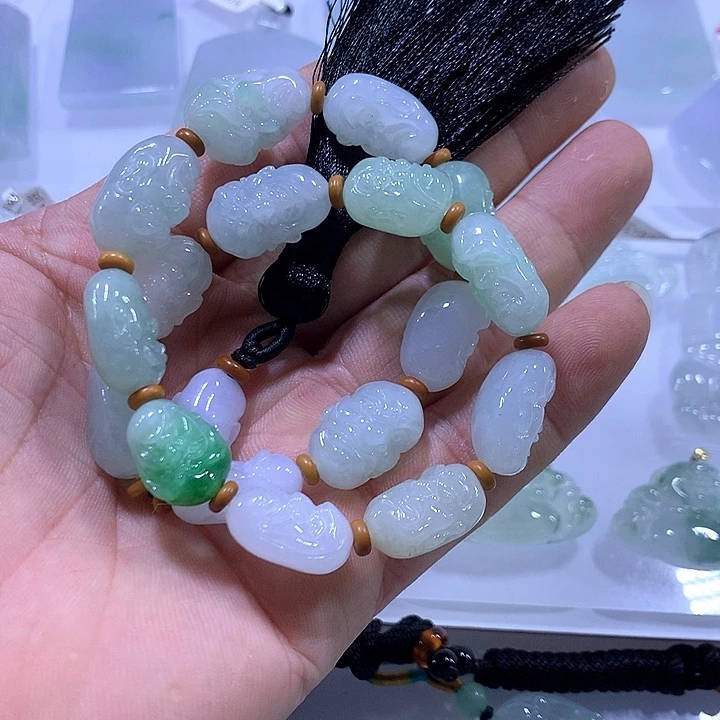 翡翠未镶嵌颈饰天然翡翠A货吊坠