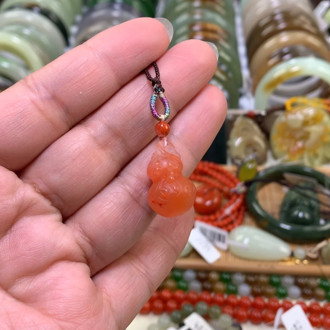 南红玛瑙未镶嵌颈饰