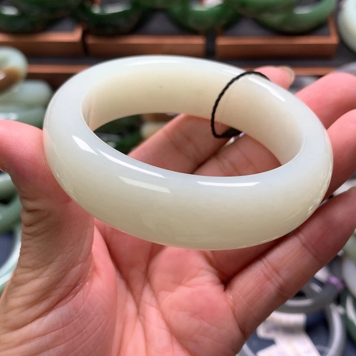 【闪购商品】未镶嵌手镯和田玉