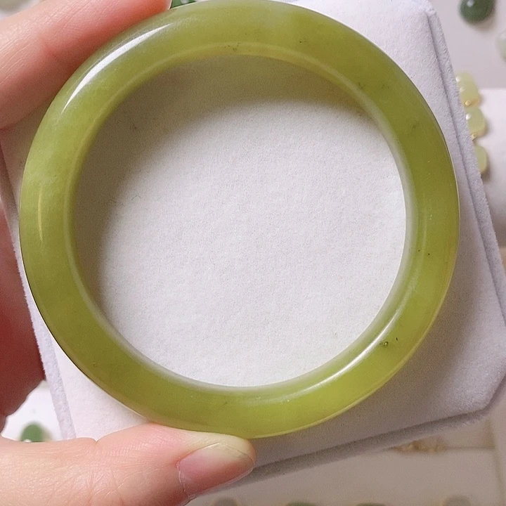 未镶嵌蛇纹石玉手镯圈口60