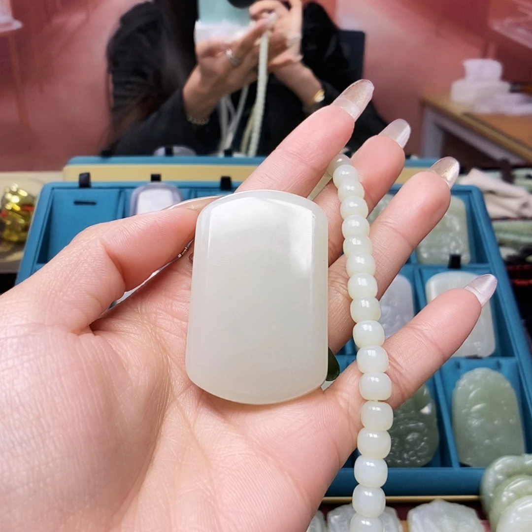 和田玉颈饰未镶嵌刘***