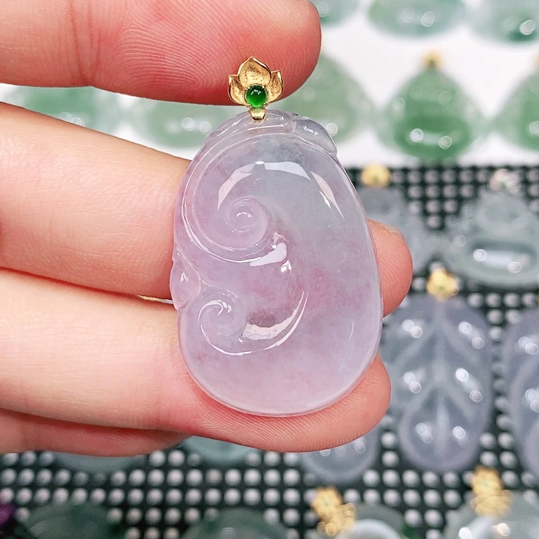 翡翠18K金镶嵌颈饰