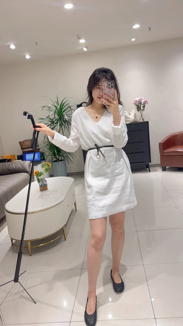 【雅祺YAQI】白色V领长袖中长款亚麻气质连衣裙
