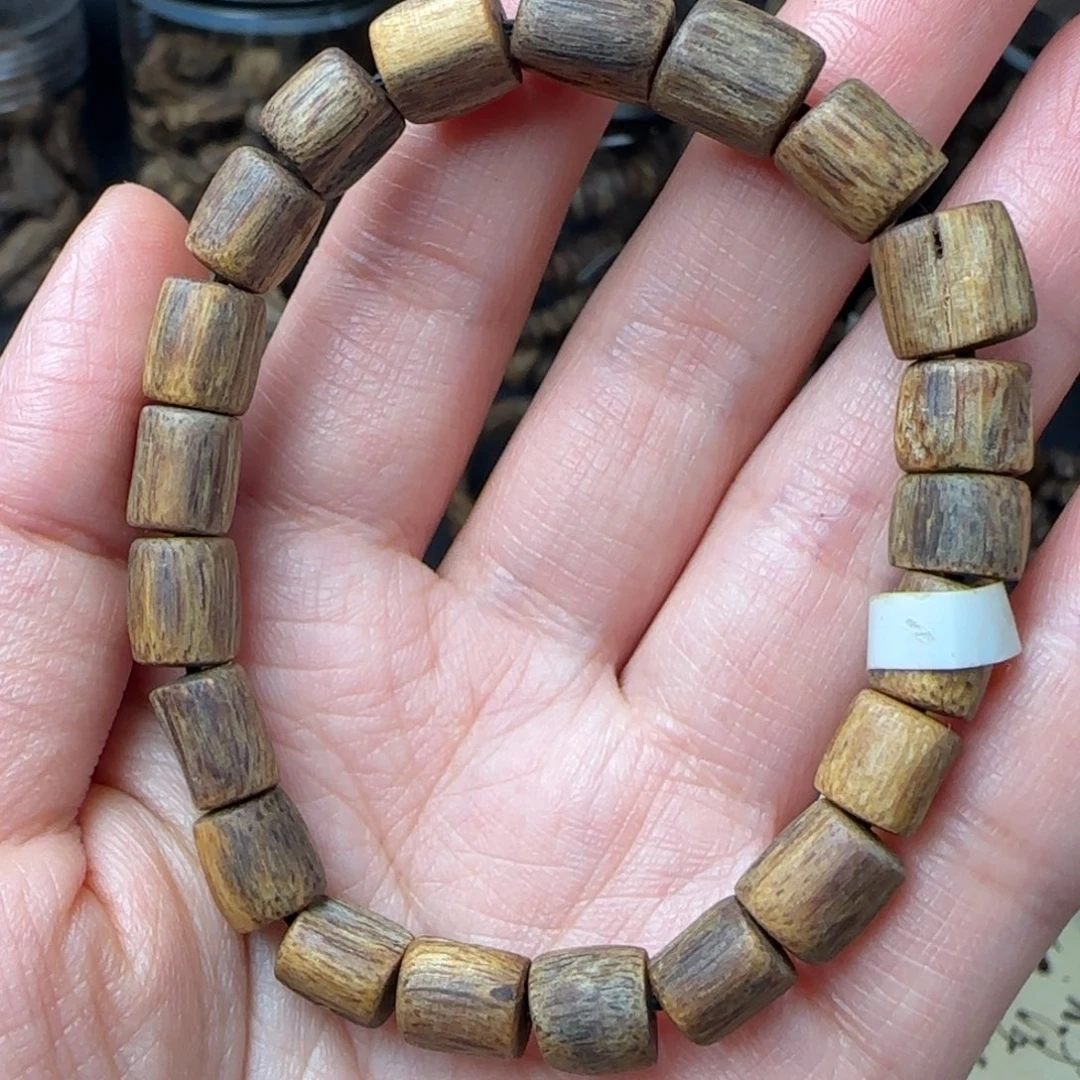 沉香沉香碎屑奇楠淳化老料红油随型桶珠卡0.9-8