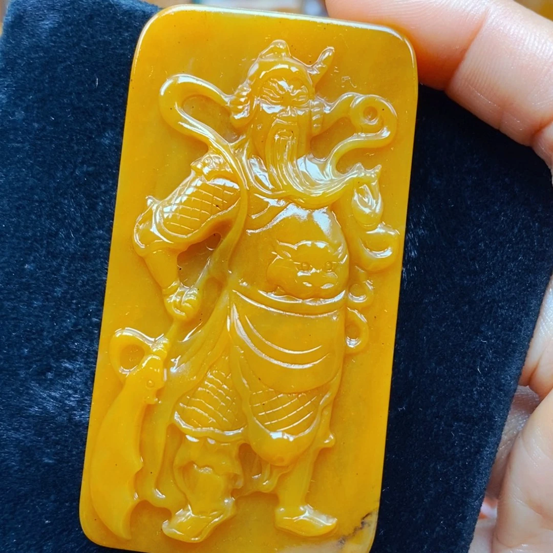 未镶嵌石英质玉（黄龙玉）颈饰