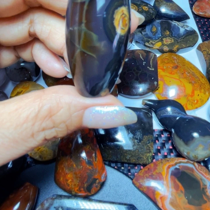 东***哥玛瑙/玉髓玛瑙未镶嵌