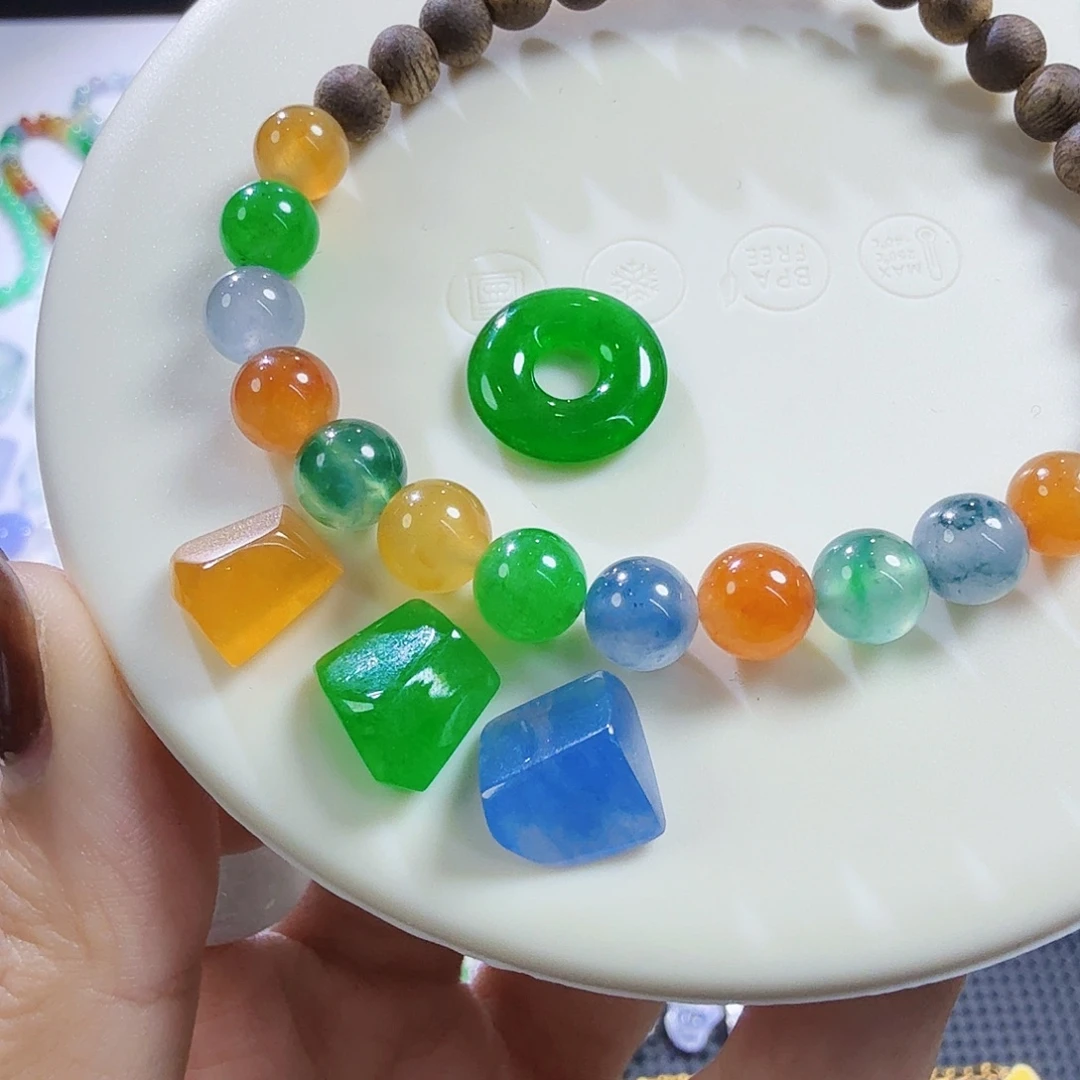 翡翠未镶嵌颈饰欢迎点菜