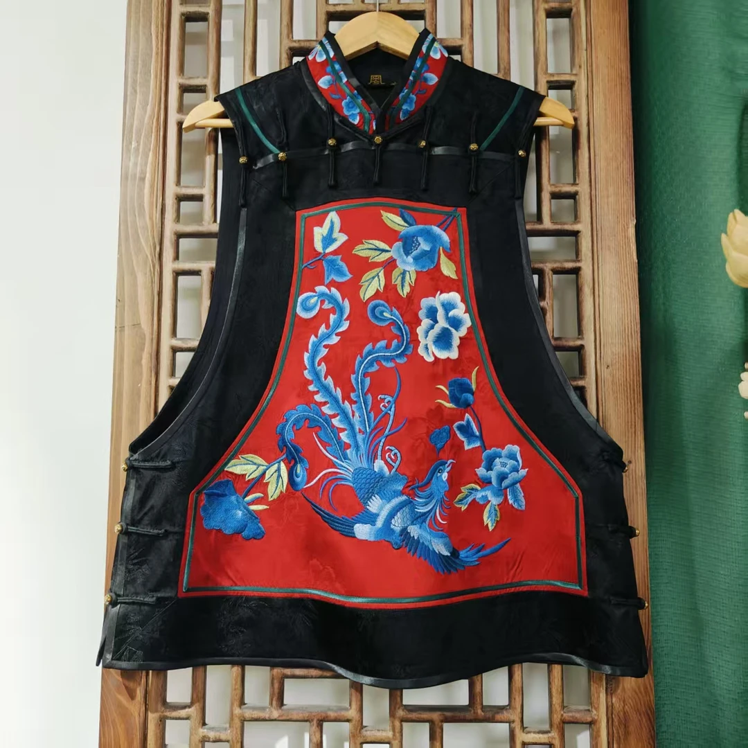 红（HM25023）凤徕兮私人定制黑拼红底凤凰花刺绣十三太保盘扣马甲