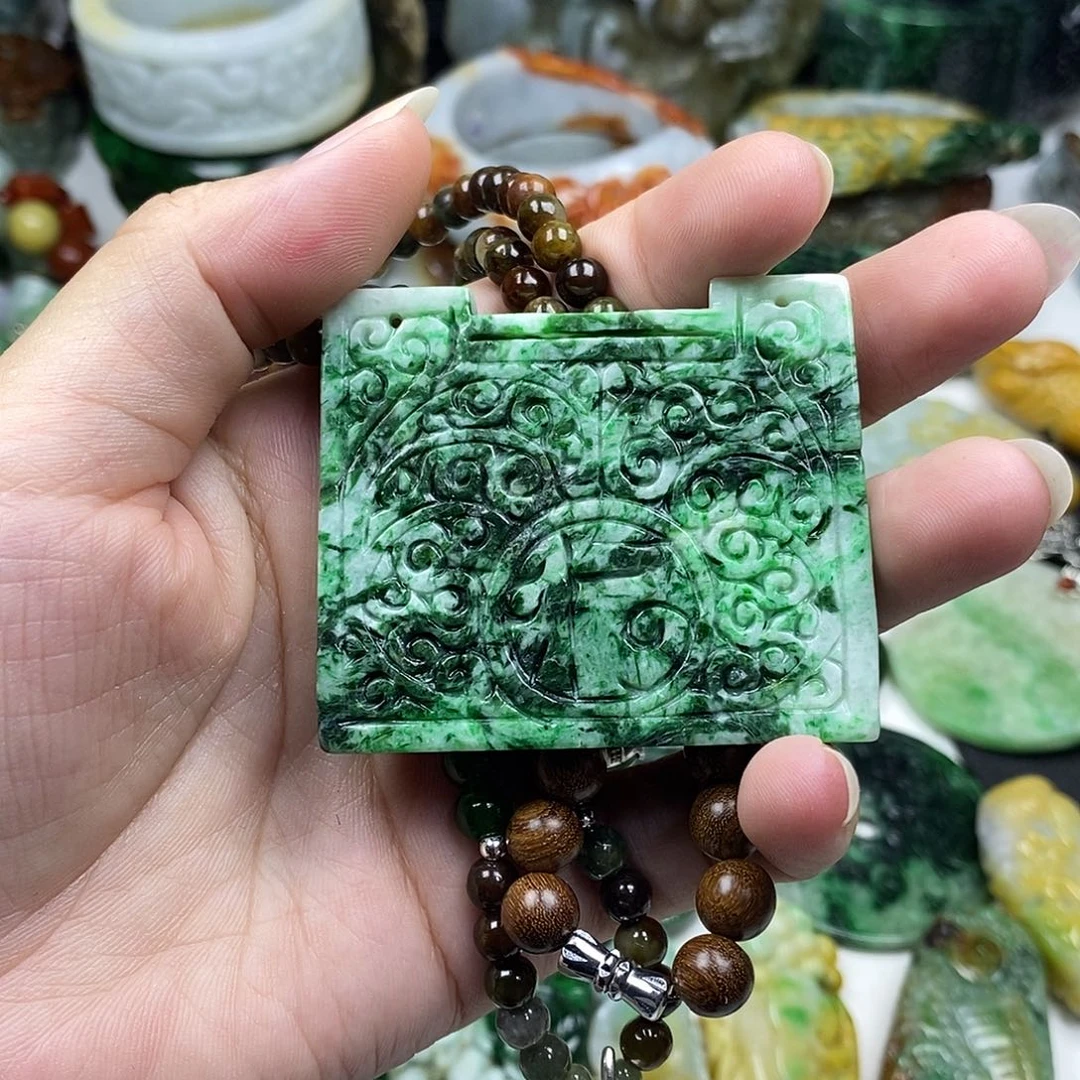 颈饰未镶嵌翡翠明*姐牌子