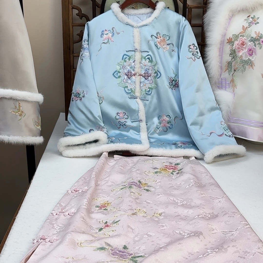 织绣粉色半身裙冬款