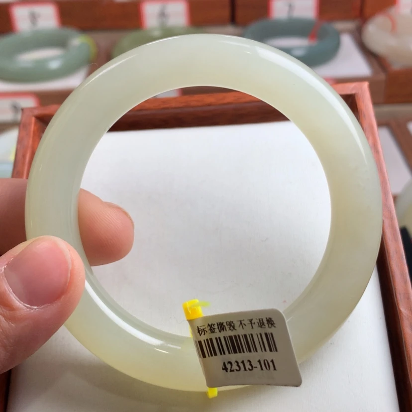 【闪购商品】和田玉手镯未镶嵌57.4