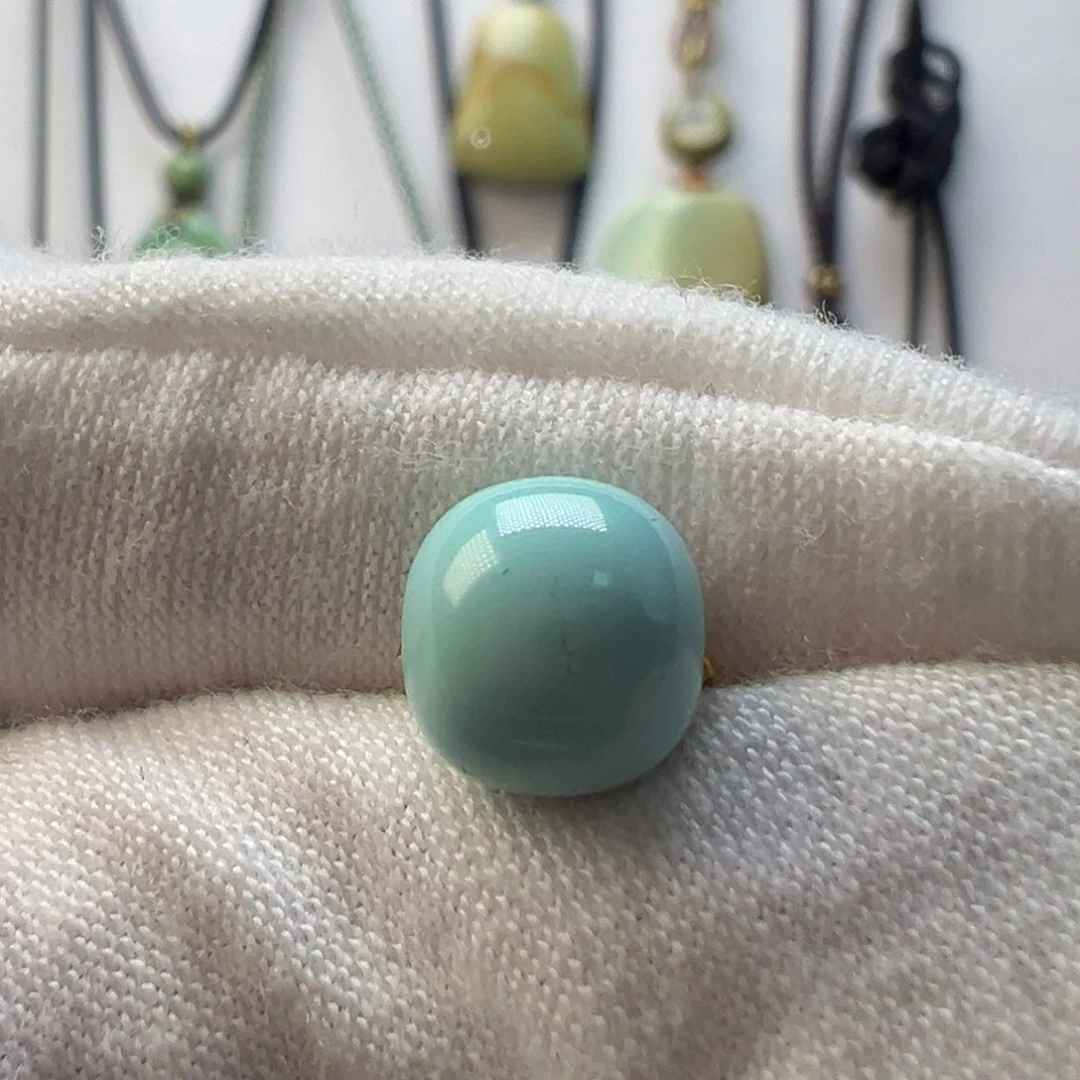 绿松石未镶嵌配饰直径8.3