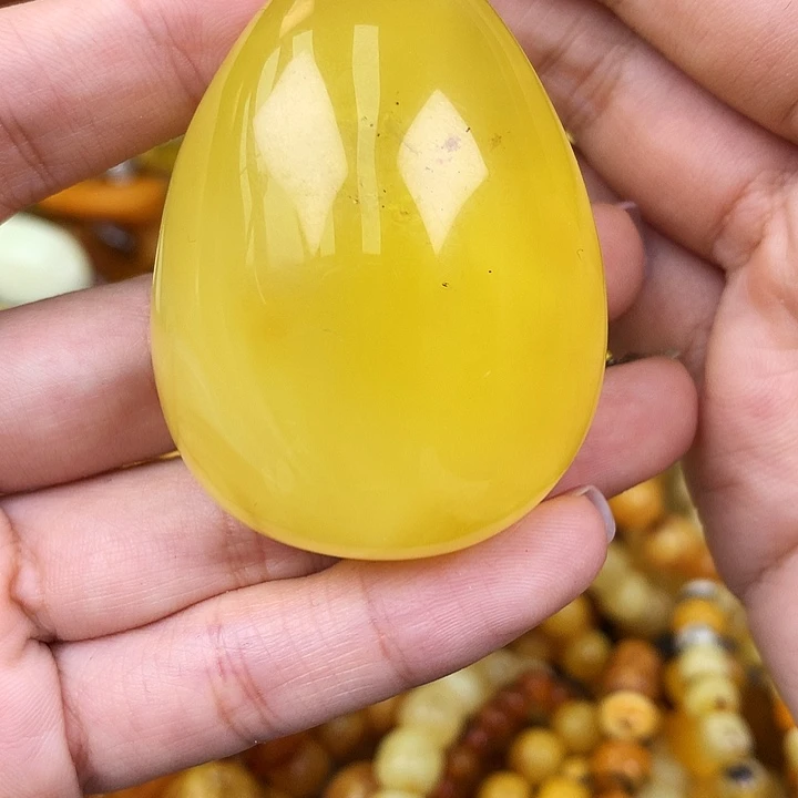 未镶嵌琥珀珠宝奇石