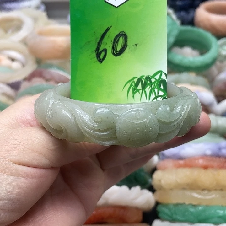 未镶嵌手镯石英岩玉