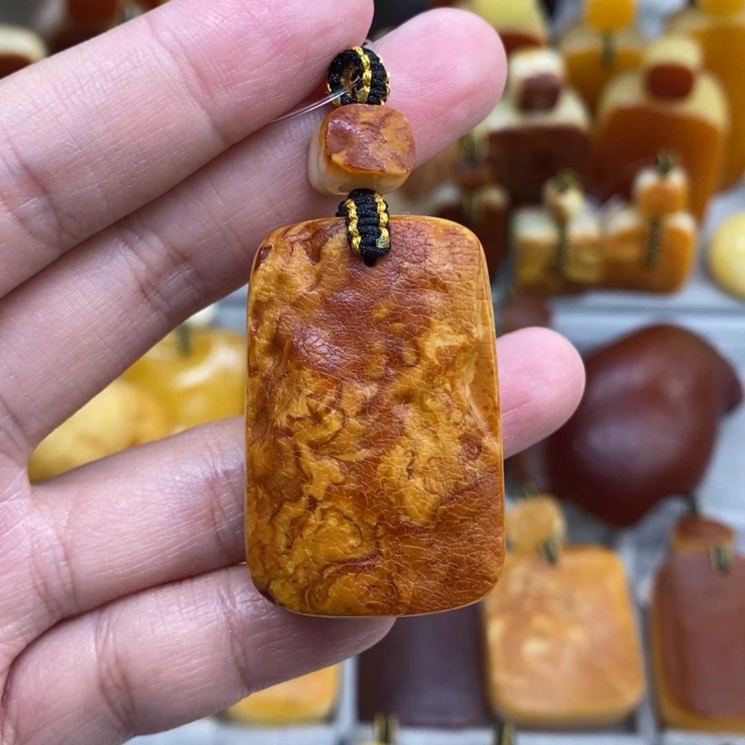 蜜蜡未镶嵌珠宝奇石