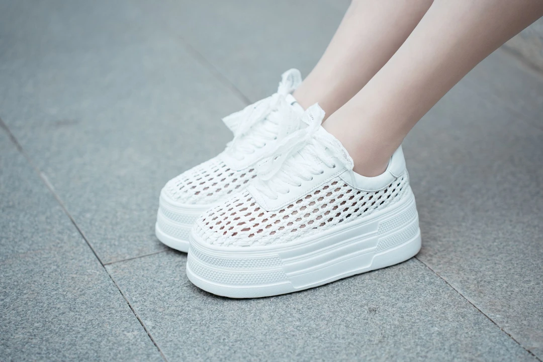 ZHIYAN'S EPOCH 蕾丝鞋带厚底小白鞋·25限定·