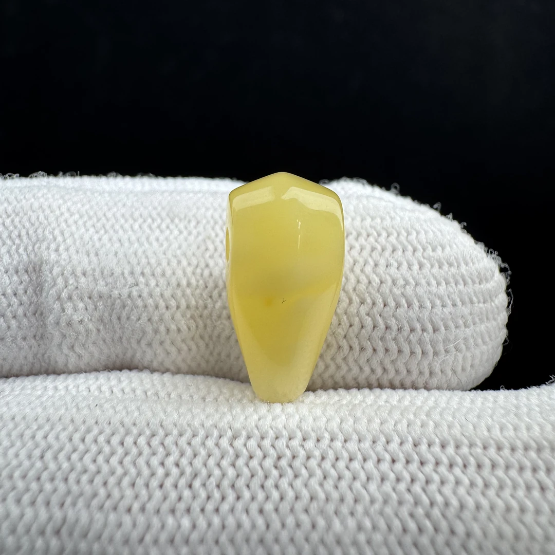 Z4998天然原矿蜜蜡 鲨鱼背三通7.7*15.1mm 一图一物 假一罚十