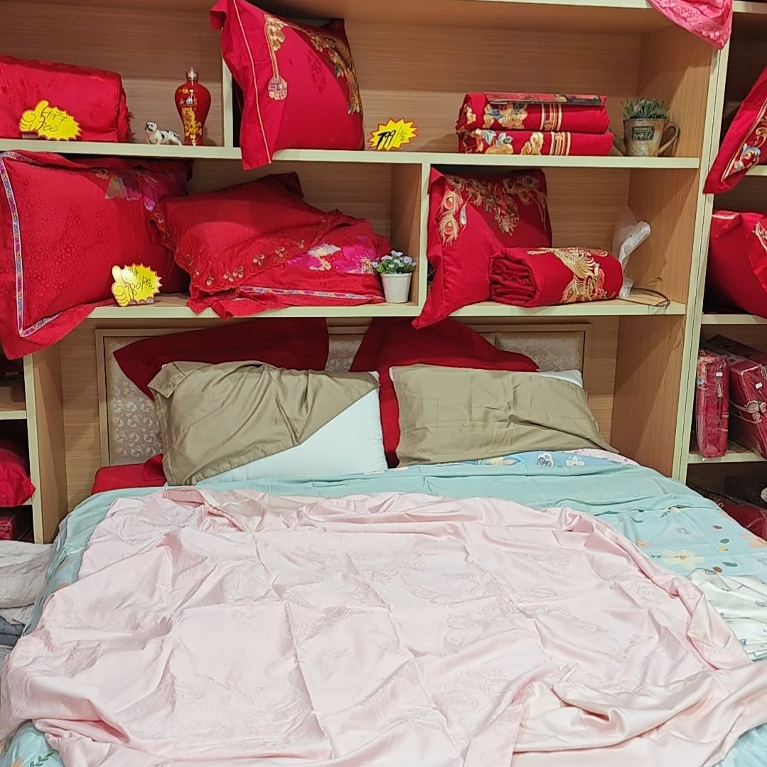 棉天丝提花被套2.0×2.3粉色微瑕。