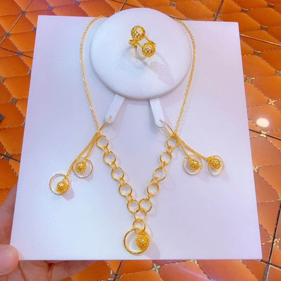 铜合金亚克力项链 新款时尚气质百搭个性金色三件套首饰淑女精致