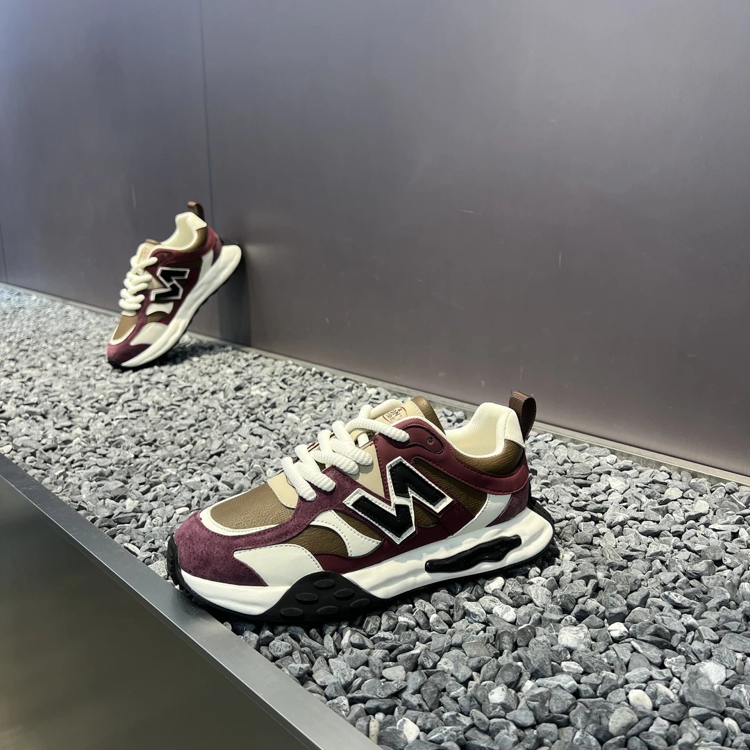 2025广州秋冬新款时尚休闲厚底软底超轻透气增高百搭拼色阿甘鞋