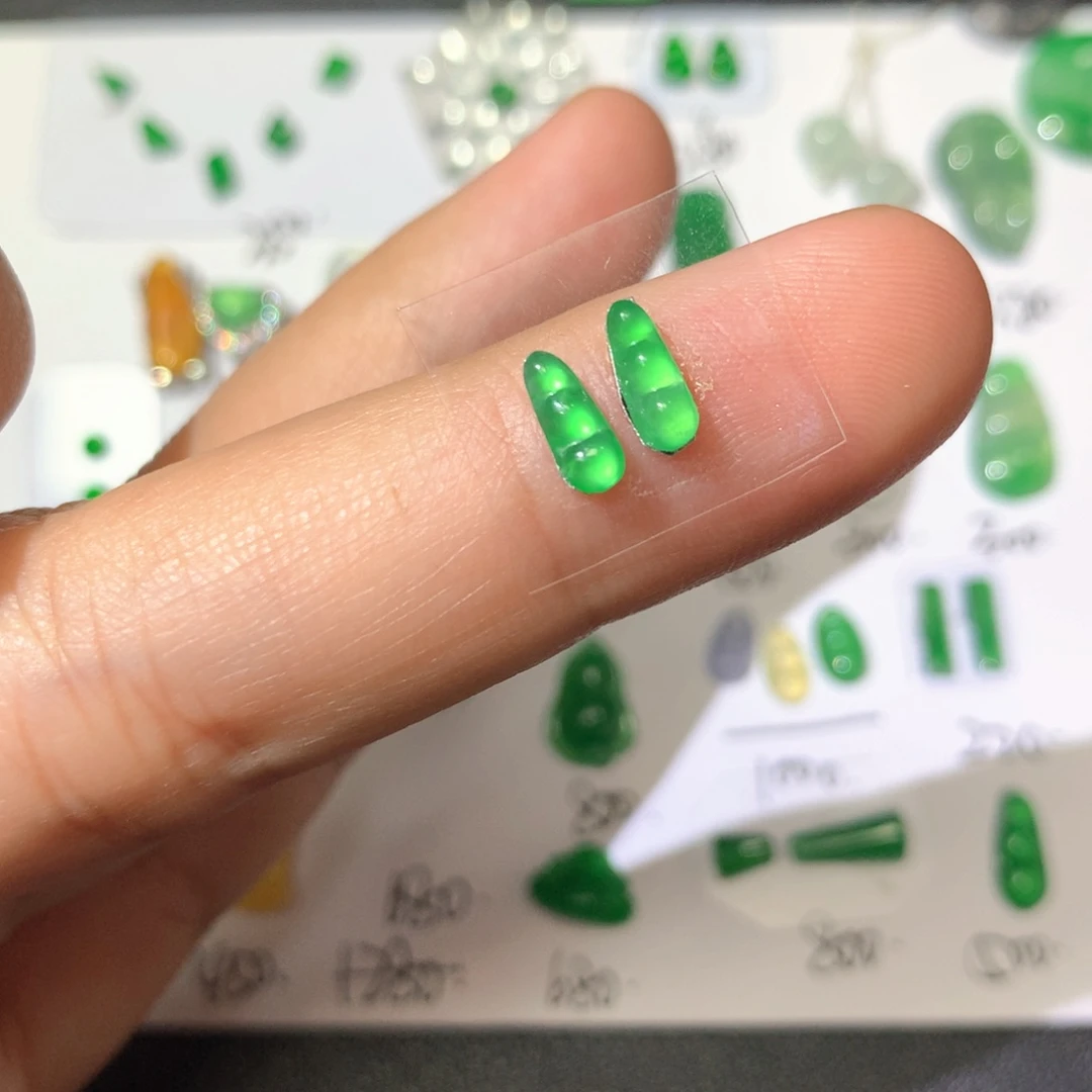 颈饰未镶嵌翡翠豆