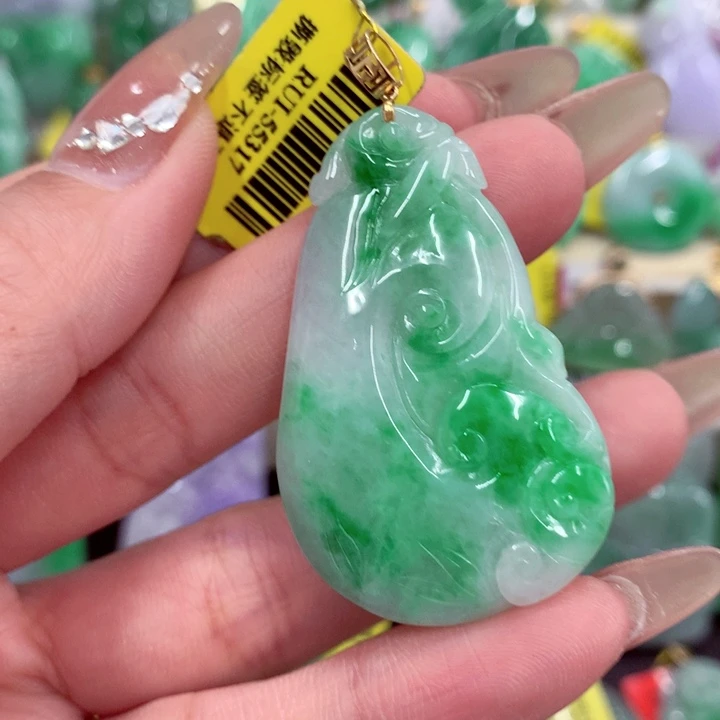 翡翠18K金镶嵌吊坠(赠链)