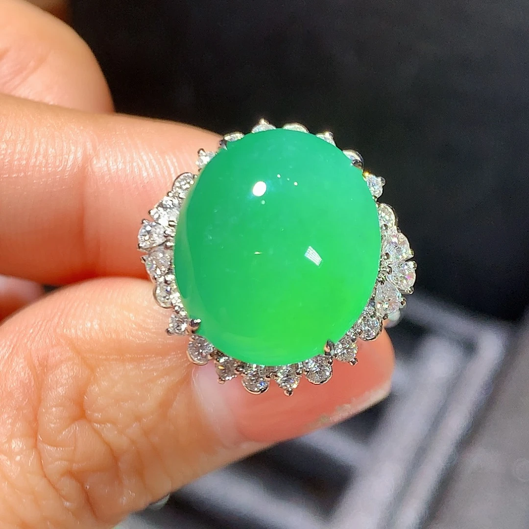 翡翠18K金镶嵌戒指