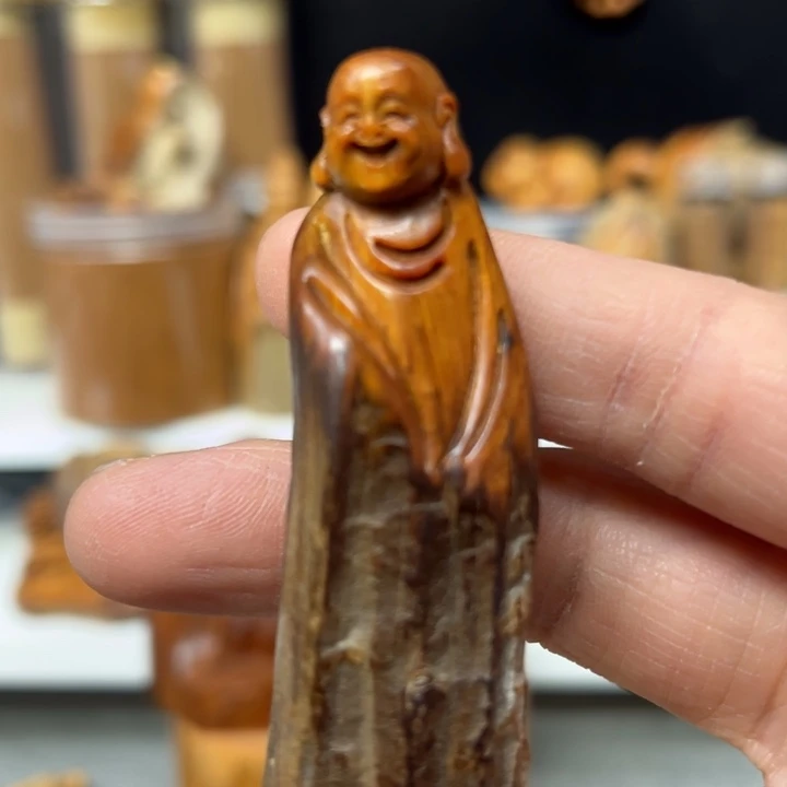 柏木（崖柏）弥勒手把件