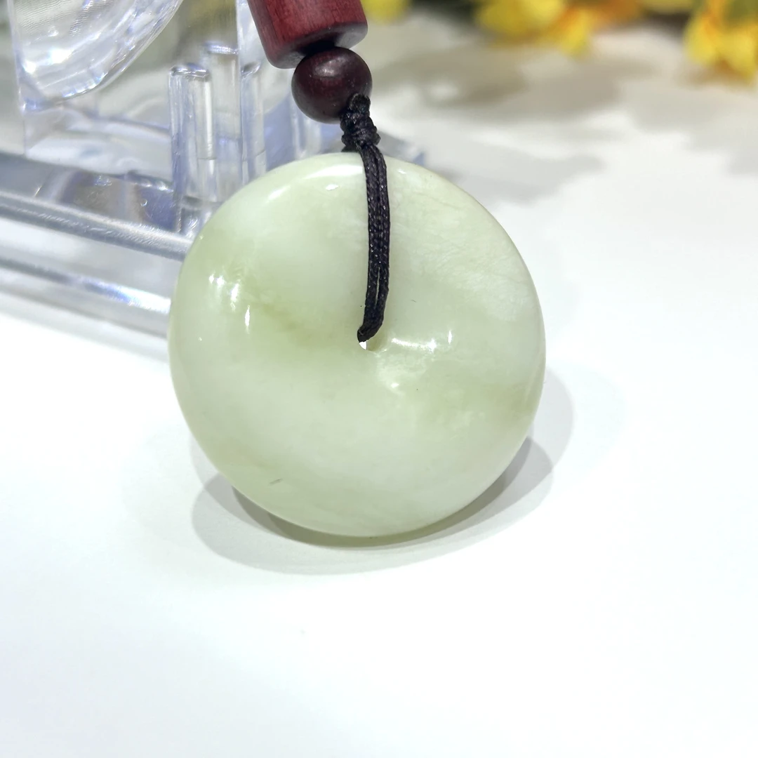 蓝田玉翠色平安扣吊坠挂件一玉一图直径29厘米厚9.7毫米女款挂坠