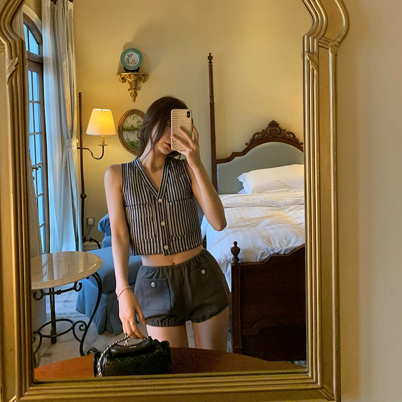 4/4「宝宝裤太可爱la~」中低腰小花苞裤型显乖乖感 小香泡泡短裤