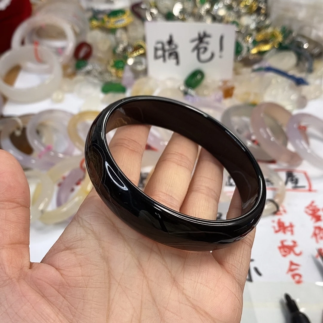 玛瑙/玉髓未镶嵌手镯A133。67.6圈