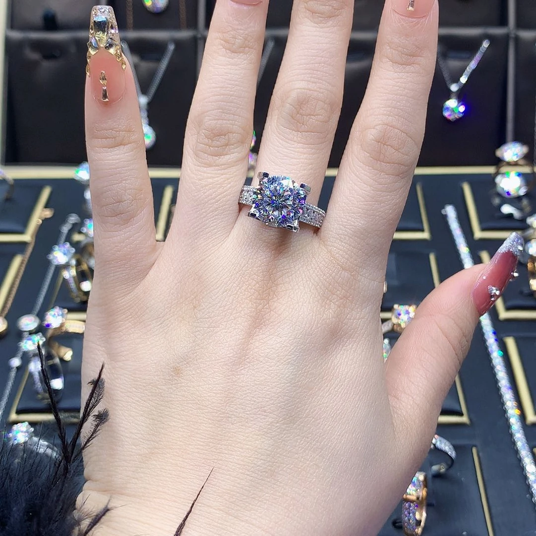 合成碳硅石（莫桑石）戒指/指环18K金镶嵌淄****馆