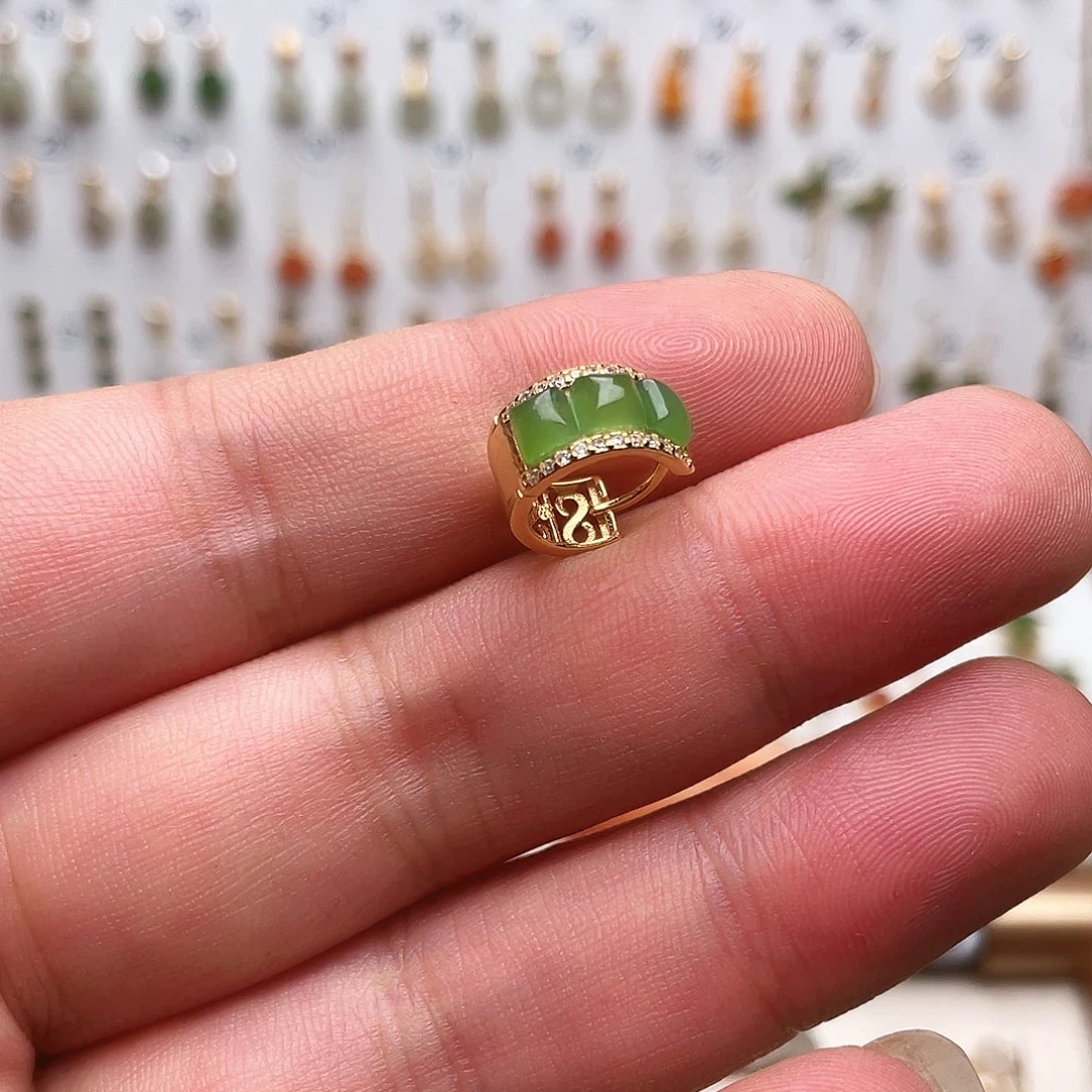 遇***美和田玉银S925镶嵌耳饰